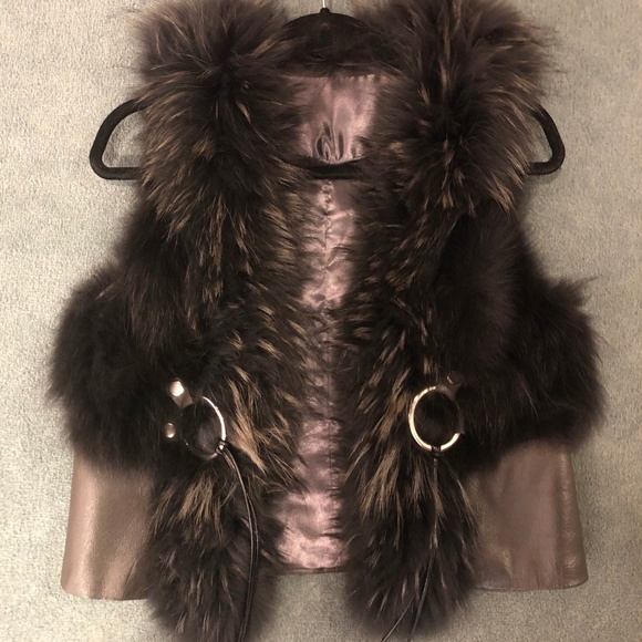 Leather and Fur Vest - Picture 3 of 4